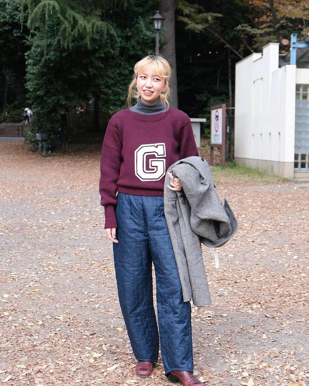 dracaenaのインスタグラム：「Ladies Recommend Item  "G" Lettered knit sweater  ¥12,650-  liner pants ¥9,900-  Wool long coat ¥22,000-  staff height : 162cm  INSTAGRAM @dracaena_kichijoji  #Dracaena_Kichijoji #DracaenaKichijoji #DracaenaNorth  #dracaena  #VintageShop  #Vintage  #Kichijoji  #吉祥寺 #古着屋 #ドラセナ吉祥寺 #ドラセナ  #井の頭公園 #七井橋通り  #ヴィンテージショップ #ヴィンテージ #古着 #🇺🇸 #🇨🇦 #🇯🇵  #unitedstates  #canada  #buyingtrip」