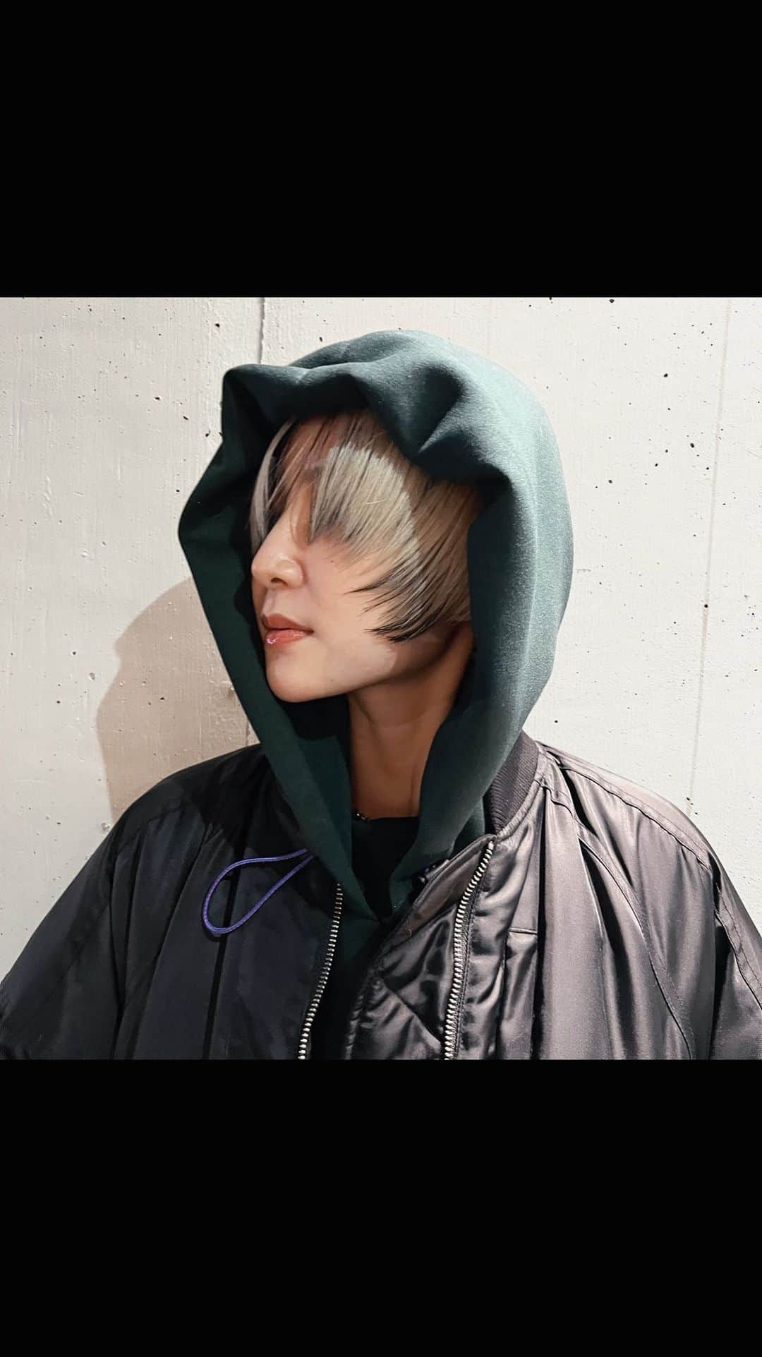 NOBU/渋谷店のインスタグラム：「#ハンサムショート  cut  . . NOBU SCISSORS発売中 @toginon_scissors #nobuscissors  #nobuセニング  . . @dysonhair_jp  スーパーソニック . . #cut #美容室 #ヘアスタイル #ハサミ #カット #ヘアアレンジ #前髪  #hair #外国人風 #イメチェン #ショートカット #美容師 #髮型 #髮型師 #剪髮 #中長髮#ตัดผม#ผม#헤어 #컷#hair #haircut」