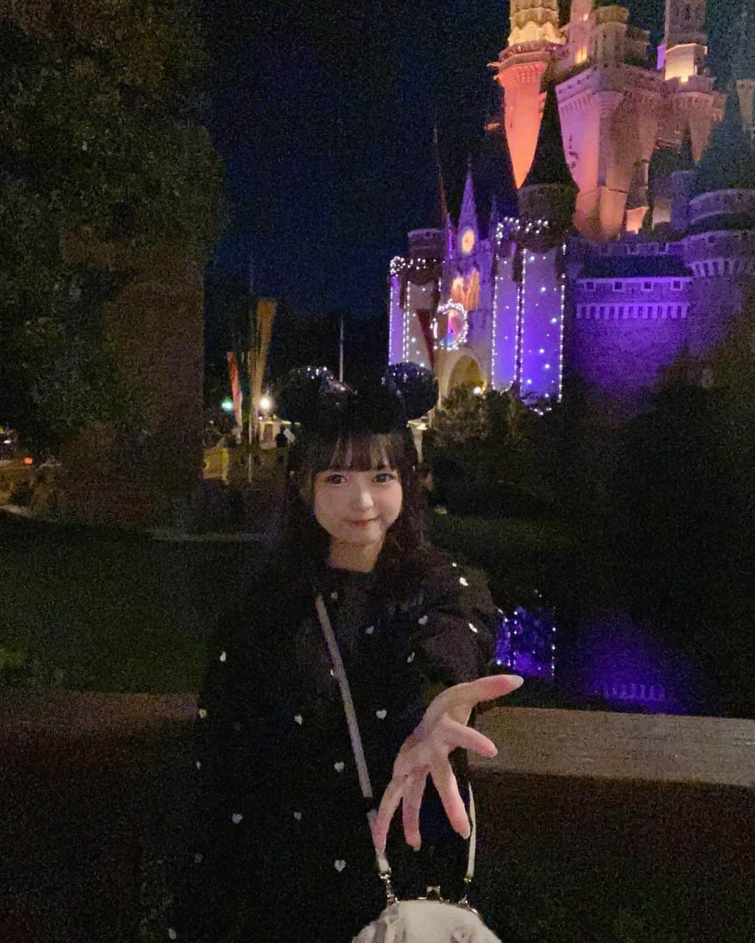 上田美夢さんのインスタグラム写真 - (上田美夢Instagram)「𖤐*̩̩͙⸝⋆  クリスマスディズニーも行けますよーに(ᐡ⸝⸝ᴗ ̫ ᴗ⸝⸝ᐡ)  ┈┈┈┈┈┈┈┈┈♡┈┈┈┈┈┈┈┈┈┈  公式 @puregi_official  ・ ・ #PureGi #ぷれっぢ  #scawaii #エスカワ #レギュラーモデル #MIYU  #アイドル #オレンジ担当 #アイドルガーリー #フレンチガーリー  #冬コーデ #秋 #冬 #高校生 #JK #JKブランド #みゆまる」11月25日 19時37分 - __m.u2525