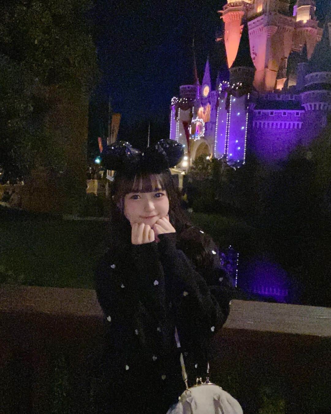上田美夢さんのインスタグラム写真 - (上田美夢Instagram)「𖤐*̩̩͙⸝⋆  クリスマスディズニーも行けますよーに(ᐡ⸝⸝ᴗ ̫ ᴗ⸝⸝ᐡ)  ┈┈┈┈┈┈┈┈┈♡┈┈┈┈┈┈┈┈┈┈  公式 @puregi_official  ・ ・ #PureGi #ぷれっぢ  #scawaii #エスカワ #レギュラーモデル #MIYU  #アイドル #オレンジ担当 #アイドルガーリー #フレンチガーリー  #冬コーデ #秋 #冬 #高校生 #JK #JKブランド #みゆまる」11月25日 19時37分 - __m.u2525