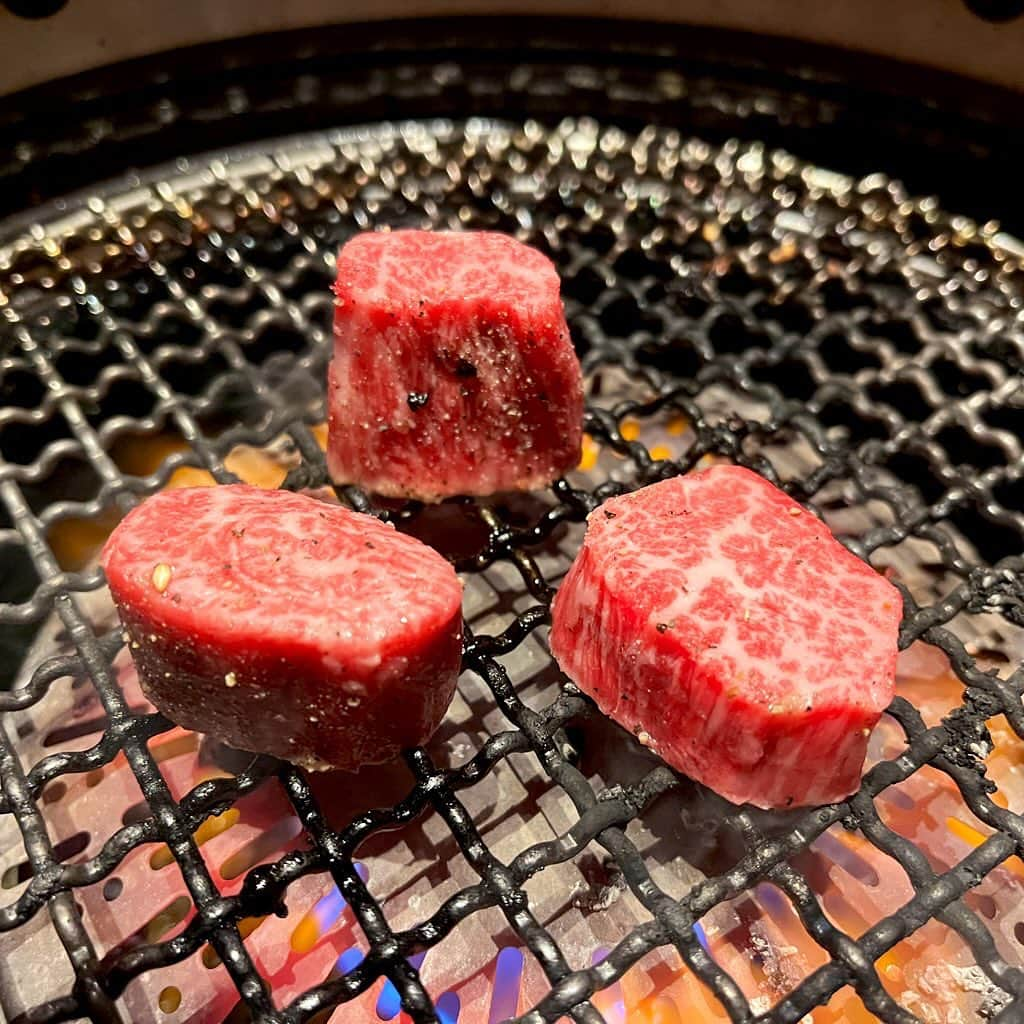 氏原ワタルさんのインスタグラム写真 - (氏原ワタルInstagram)「焼き肉という幸せ🍖 えんぴつって部位なんだって めちゃ旨い✏️ キムパも旨味👍  #韓国 #焼肉  https://www.doesdoesdoes.com/」11月25日 19時38分 - wataru_ujihara