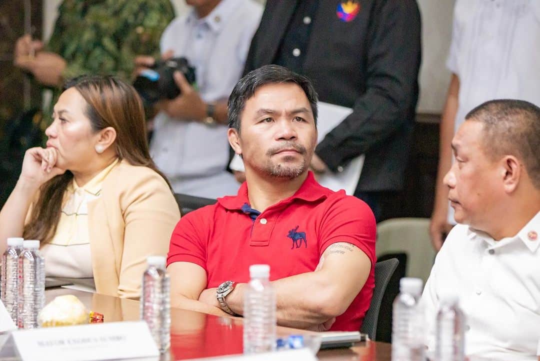 マニー・パッキャオさんのインスタグラム写真 - (マニー・パッキャオInstagram)「We deeply appreciate the attention and support extended by President Ferdinand Marcos, Jr. @bongbongmarcos and various government agencies to Sarangani Province and General Santos City on the aftermath of the 6.8 magnitude earthquake that hit our region. During the Situational Briefing, he assured Gov. Rogelio D. Pacquiao, Gensan Mayor Lorelie G. Pacquiao, Glan Mayor Tata Yap, Jr, Malapatan Mayor Jun Sumbo, that the national government will ensure the rehabilitation of the affected areas. We are grateful for all the help for our constituents as we remain resilient and hopeful amidst the challenges.」11月25日 19時41分 - mannypacquiao