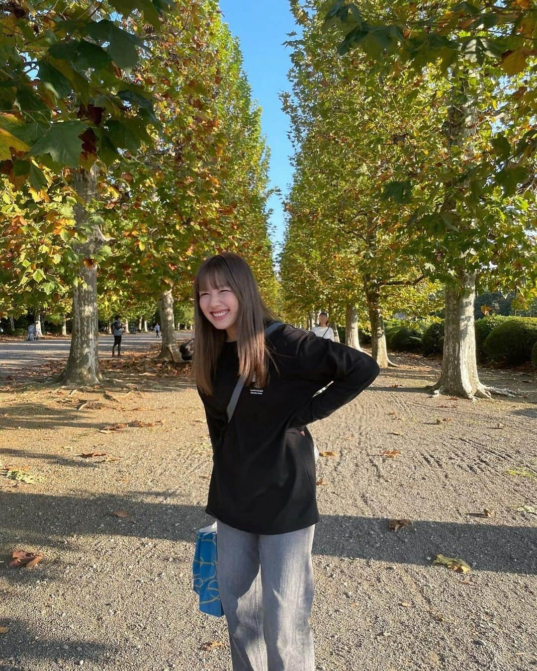 渡邉美穂さんのインスタグラム写真 - (渡邉美穂Instagram)「この間友達とお出かけした時の🍂  かなり冷え込んできたね〜 クリスマスが待ち遠しいなぁ  @nibuchan_akari 🐸🥕」11月25日 19時55分 - mihowatanabe_