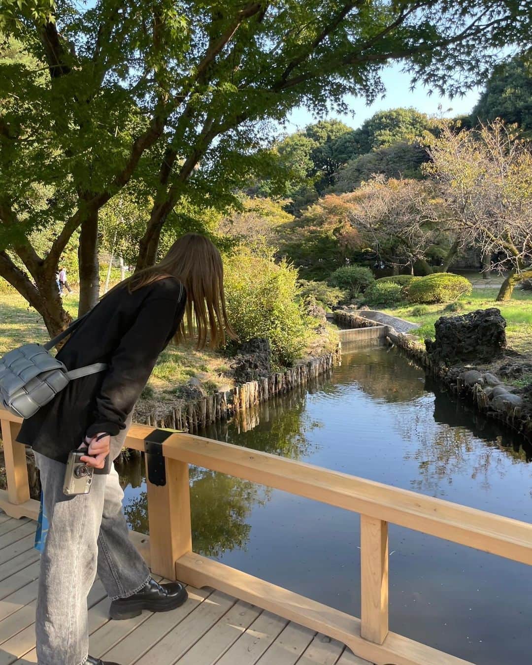 渡邉美穂さんのインスタグラム写真 - (渡邉美穂Instagram)「この間友達とお出かけした時の🍂  かなり冷え込んできたね〜 クリスマスが待ち遠しいなぁ  @nibuchan_akari 🐸🥕」11月25日 19時55分 - mihowatanabe_