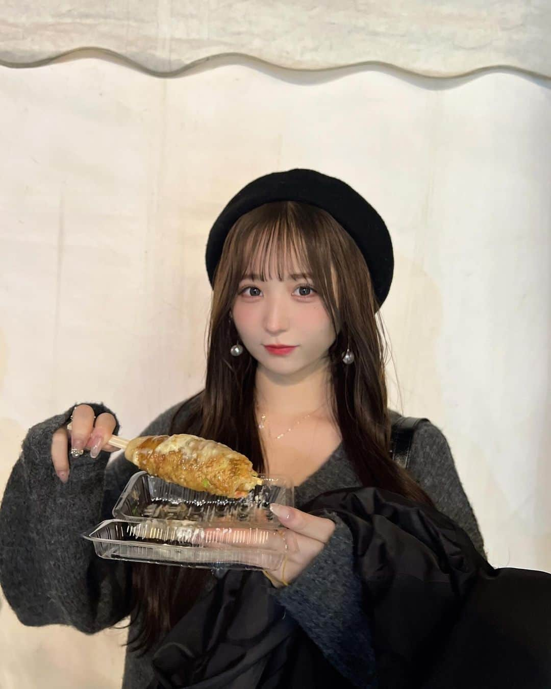 小川奈々子のインスタグラム：「⁡ ⁡ はしまき初めて食べた🤤 ⁡ ⁡ #fashion  #패션  #데일리#셀카 #팔로우 #오오티디  #셀카 #카페#fyp ⁡ #鷲神社  #浅草」