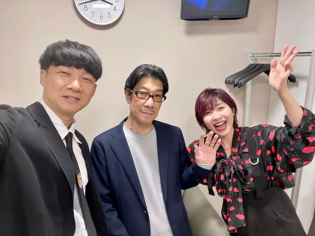 伊藤さとりさんのインスタグラム写真 - (伊藤さとりInstagram)「TAMA映画賞 最優秀男優賞受賞 #佐藤浩市 さん特集で阪本順治監督とのトークのお手伝いを。お二人とは『KT』からのお付き合い。浩市さんの映画愛は監督とセッションしながら作品全体を見て役を作るというスタンス。大好きな先輩達です。そして裏でお二人を尊敬する松永大司監督にも会い記念撮影。 #tama映画賞 #tama映画フォーラム  #春に散る #せかいのおきく #阪本順治  #俳優 #映画トークショー」11月25日 19時56分 - ito_satori