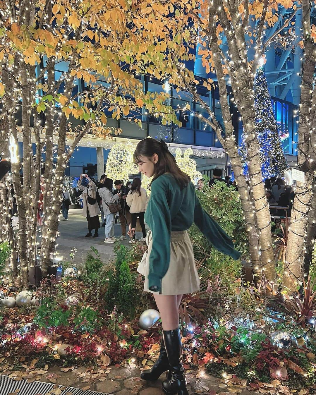 本田夕歩さんのインスタグラム写真 - (本田夕歩Instagram)「🎄💫  #ootd #lilybrown #FURFUR #usagionline #niceclaup #GRL #秋コーデ #コーディネート #クリスマスマーケット #イルミネーション」11月25日 19時57分 - pon_chan216