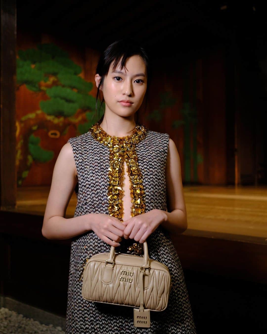Miu Miuのインスタグラム：「Miu Miu guests captured while attending the Miu Miu Club Tokyo, in Aoyama district, on November 23rd, 2023.    On this occasion Miu Miu casted spotlight on Noh Theatre, paying tribute to this traditional art form with almost 700 years of history, involving female artists and creators.    #MiuMiu  #MiuMiuClubTokyo」
