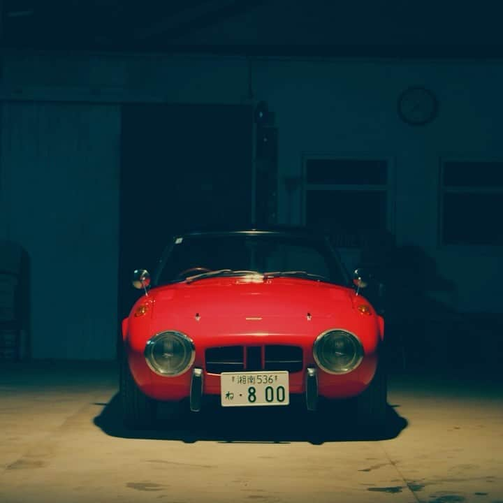 TOYOTAのインスタグラム：「|◤ Owners' Film by TOYOTA ◢ オーナー様が愛するクルマを映像化！  今回のクルマは｢トヨタスポーツ800｣  オーナー様ご協力ありがとうございました！  #トヨタ #TOYOTA #ヨタハチ #トヨタスポーツ800」