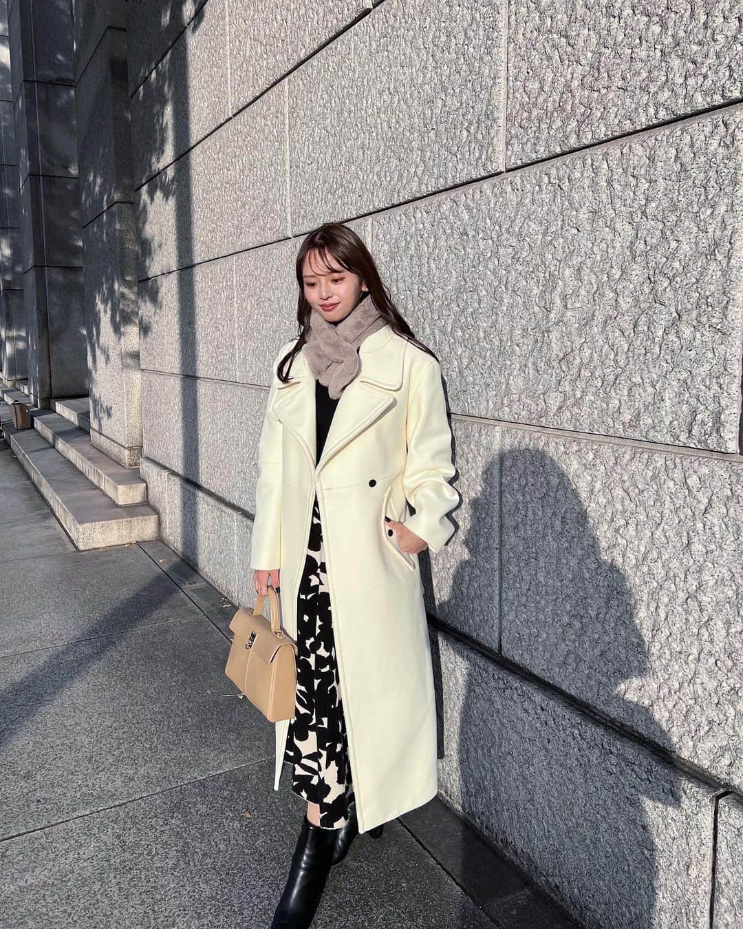 森山紗希さんのインスタグラム写真 - (森山紗希Instagram)「♡  お気に入りのコートを下ろした日。 寒い日だったけど一日中気分よく過ごせた😌 そして風強かった...   #coat」11月25日 20時05分 - morisaki0404