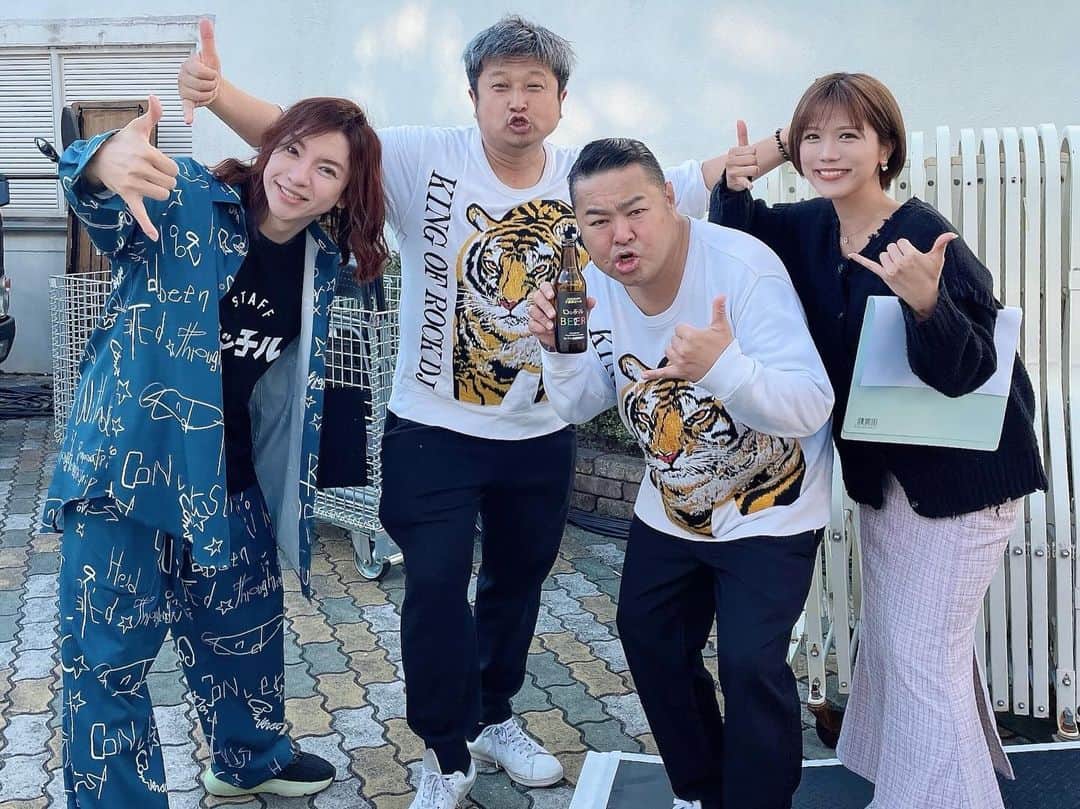 海江田麻貴さんのインスタグラム写真 - (海江田麻貴Instagram)「ㅤㅤㅤㅤㅤ ㅤㅤㅤㅤㅤ ㅤㅤㅤㅤㅤ 『ROCKS FORCHILL ロッチル in ひらかたパーク2023』 ヒーローライブスペシャル2日目MAYAさんと総合司会させて頂きました🎤 ㅤㅤㅤㅤㅤ ㅤㅤㅤㅤㅤ 世界レベルのダンスパフォーマンスから、 私までステージで飛んだり跳ねたり踊らせて頂いた  #DJダイノジ さんステージ、 ㅤㅤㅤㅤㅤ ㅤㅤㅤㅤㅤラップってこんなに熱くてエネルギー貰えるんだって 感動した #梅田サイファー さんパフォーマンス、 名曲の数々 #矢井田瞳 さんステージ、 ㅤㅤㅤㅤㅤ ㅤㅤㅤㅤㅤ 本当にたのしい！面白い！感動盛りだくさんの一日に MCとして関わらせて頂けてハッピーでした😆 ㅤㅤㅤㅤㅤ ㅤㅤㅤㅤㅤ ㅤㅤㅤㅤㅤ 子どもたちの元気や、ゲストさんのエネルギー、お客様の笑顔で 会場がひとつになったイベント、本当に素敵でした！ ご来場の皆さま、関係者の皆さま有難う御座いました☺️✨ ㅤㅤㅤㅤㅤ ㅤㅤㅤㅤㅤ ㅤㅤㅤㅤㅤ ㅤㅤㅤㅤㅤ ㅤㅤㅤㅤㅤㅤㅤㅤㅤㅤ  ㅤㅤㅤㅤㅤ  #ひらかたパーク #ひらパー #梅田サイファー さん　#UMEDACYPHER #DJダイノジ さん #矢井田瞳 さん #枚方 #MC #司会 #イベントMC #フリーアナウンサー #タレント #japanesegirl #日本女孩」11月25日 20時07分 - _makiii0924_