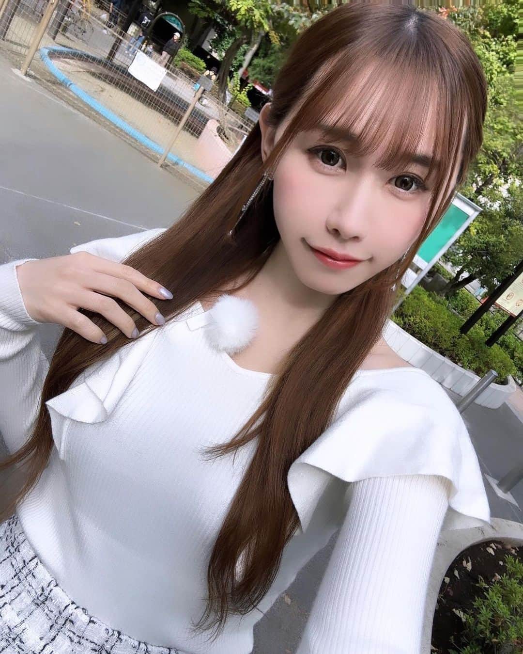 浜嶋りなのインスタグラム：「みなさま良い週末を🌟  #モデル#レースクイーン#撮影#公園 #japanesegirl#model#japanesemodel #racequeen#code」