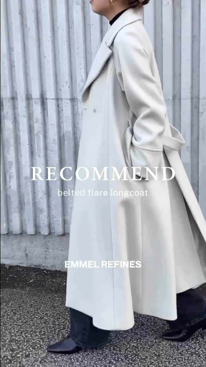 JewelChanges Official Accountのインスタグラム：「ドラマティックで上品な印象のEMMEL REFINES定番のベルト付きフレアコート。  動くとゆらめく裾が女性らしく品の良さを演出。 艶やかでなめらかな表情の上品な生地を使用し、 ふわっと柔らかい着心地で冬コートに一押しアイテム❤︎  ナチュラルとネイビーの2色展開。 ナチュラルはEMMEL REFINESのオリジナルカラーです！  ベルテッド フレア ロングコート 6625-147-1240 ¥41,800  【BLACK FRIDAY 10%OFFセール (31日まで)¥37,620】  —————————————— 【BLACK FRIDAY 10%OFF セール】  日頃のご愛顧に感謝の気持ちを込めまして、  11月22日(水)より「BLACK FRIDAY 10％OFFセール」を 開催いたします！ 是非この機会にお買い物をお楽しみください。  ✳︎開催期間 2023年11月22日(水)～2023年11月30日(木) UNITED ARROWS ONLINEは 2023年11月22日(水) 10:00～11月30日(木) 23:59の開催です。  ※オンラインストアでお買い求めになる際は、11月30日(木) 23:59までに決済をお済ませください。  ✳︎対象商品 通常価格商品（一部対象外商品がございます） ※セール商品、予約商品、アウトレット商品はすべて対象外です。  #emmelrefines  #エメルリファインズ  #unitedarrows  #ユナイテッドアローズ」