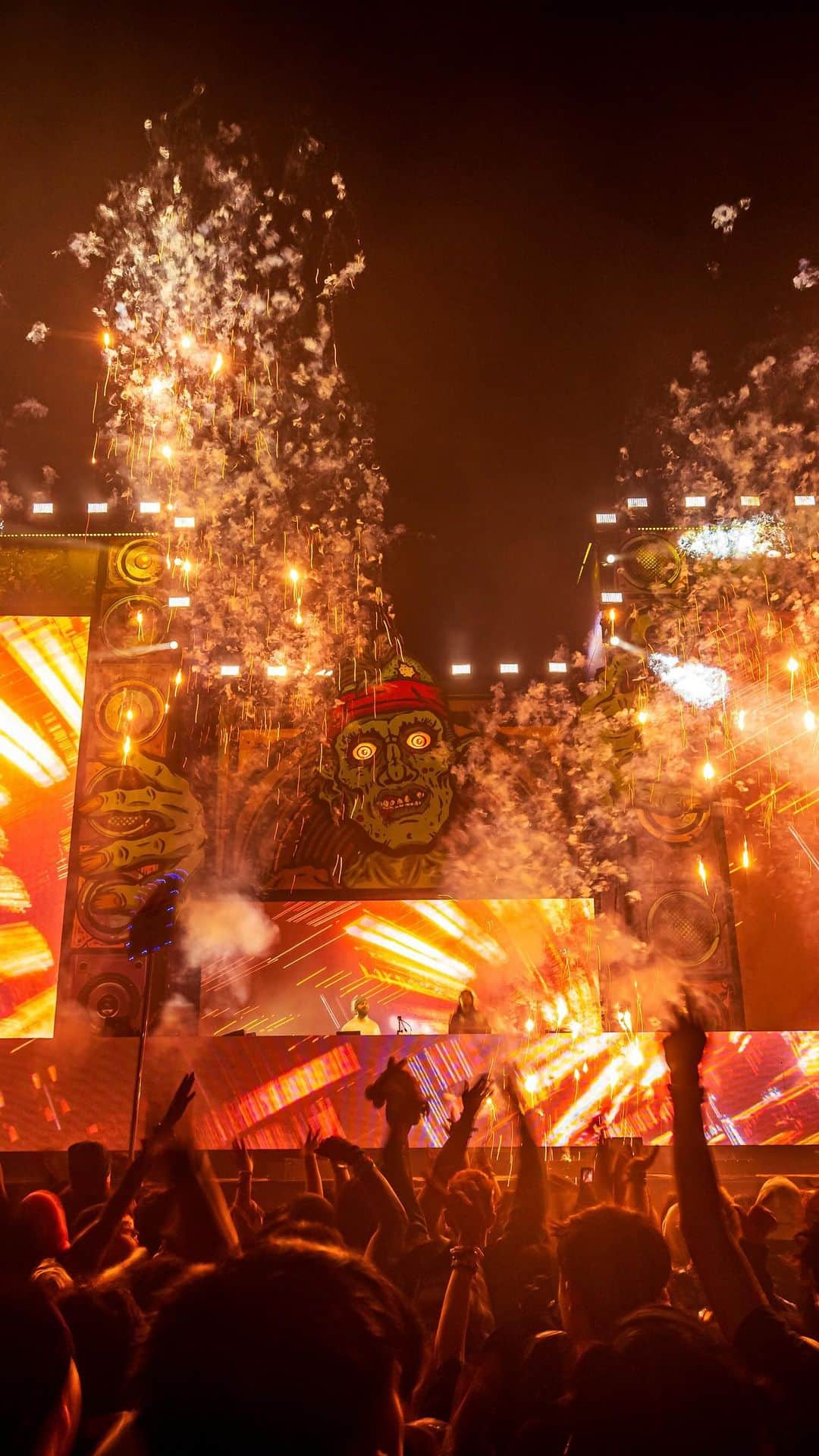 Zeds Deadのインスタグラム：「The world said we needed bass..📻 @zedsdead provided⚠️🧟  #ApocalypseFest #Apocalypse2023」
