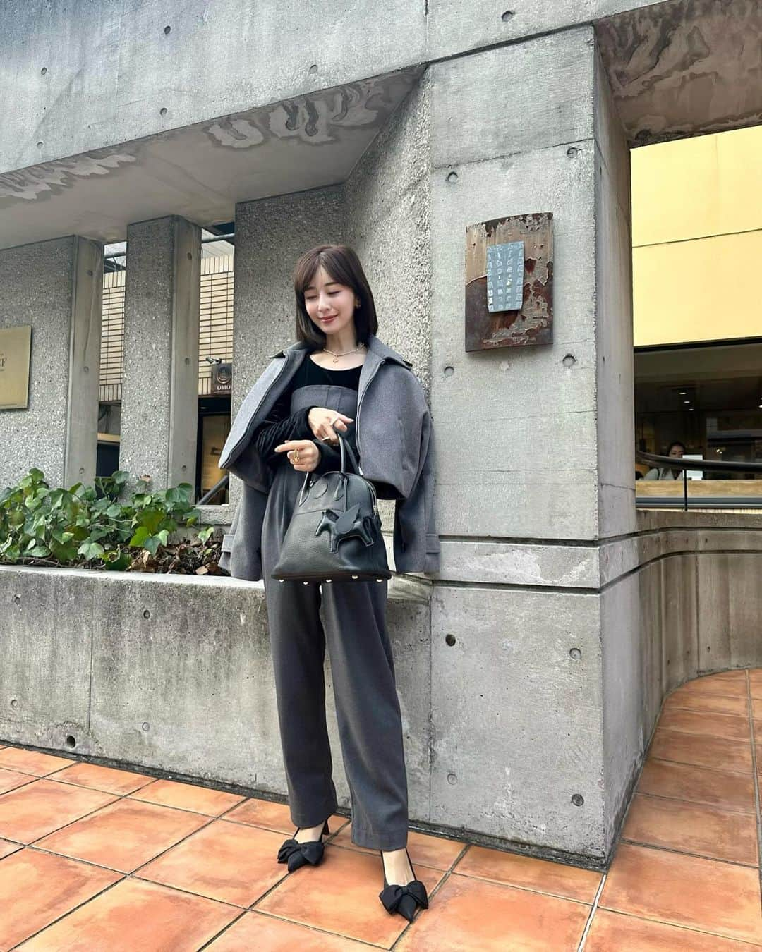 水野佐彩さんのインスタグラム写真 - (水野佐彩Instagram)「・ 🐭🩶  🖤 @cygne__2  🩶 @st.rooney  🧥 @tiptop_pocket_official  👠 @zara  #PR #tiptop_pocket #tipコーデ #低身長コーデ #strooney #cygne__2」11月25日 20時12分 - saaya_mizuno