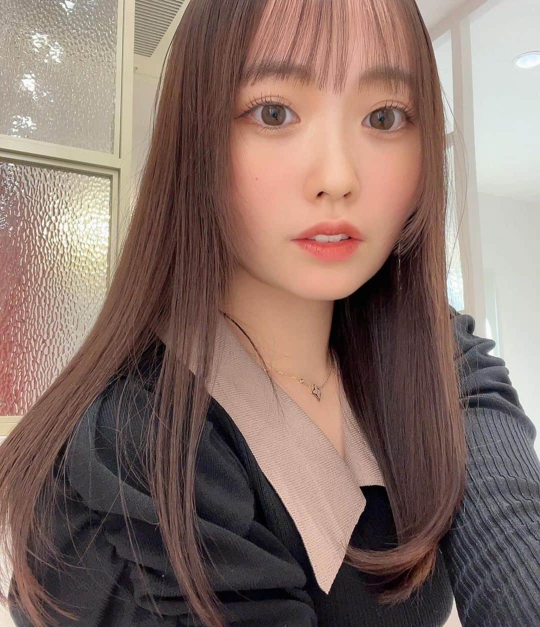 渡邊美華のインスタグラム：「最近。 舞台DOLLのBチームのメンバーでプリクラ撮ったの〜 普段あんまり撮らないから新鮮だったな✌︎ 12/13~24まで公演あるので見に来て欲しいな🥺🫶🏻 詳しい情報はこちらから⇒@fullflash_films   #令和doll #舞台doll」