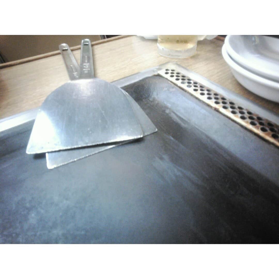 長尾寧音のインスタグラム：「🍴 ⁡ ⁡ これ食べたいなぁって思った時に お店見つけられた時って幸せだよね☺️ ⁡ ⁡ 粉もん大好きで 小腹空いたからもんじゃ食べた🤭 ⁡ ⁡ 妹の作るお好み焼きたべたいなぁ とってもふわふわなんだよ〜！！😳  ⁡#papershoot ⁡」