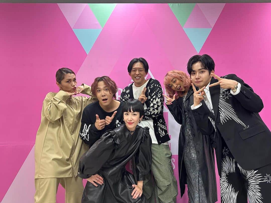 KEN THE 390のインスタグラム：「みんな最高だった！ お疲れ様でした！  @kaela_official @skullhong12 @thelmaaoyama @rinokinawa @yumekitakenaka_   #日プ　#日プ女子  KEN THE 390衣装: AS STANDARD　@asstandard_official TOOCO　@tooco_official」