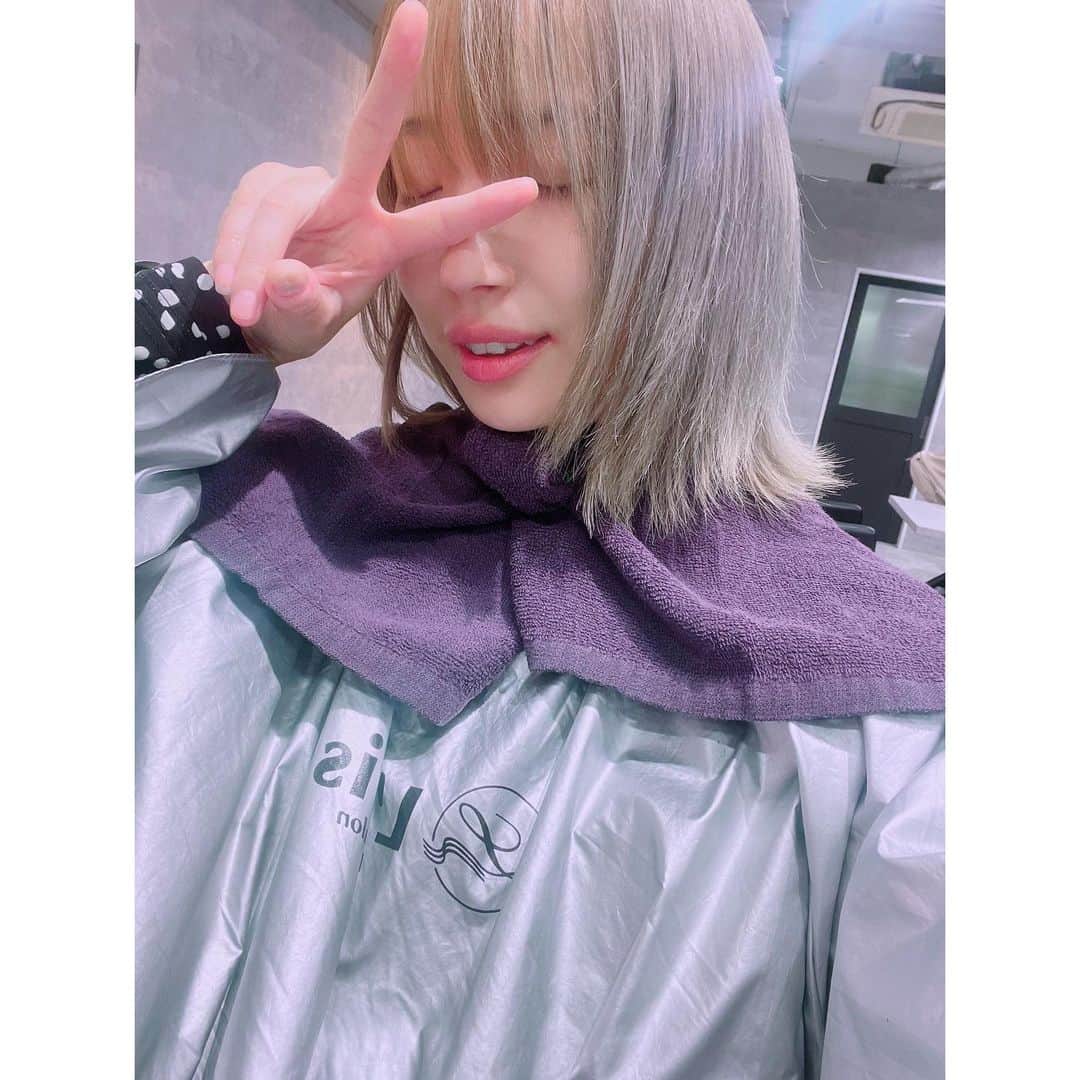 有明ゆなのインスタグラム：「前髪が長くなってたから お願いしてやってもらった💗 先輩さんありがとうございます！ そして カラーいい感じにしてくれて ありがとう🙌」