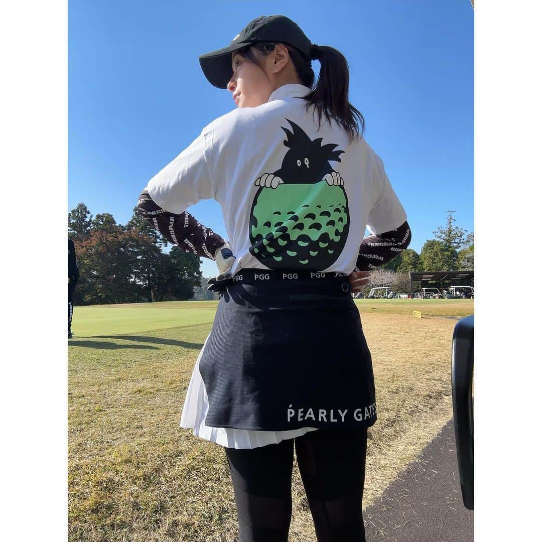 水崎綾女さんのインスタグラム写真 - (水崎綾女Instagram)「午前午後で気分をあげる為に お洋服チェンジしたよ♡ 朝はすごく寒かったけど、午後は暖かくてぽかぽかdayでした。  #golf #golfr #golf初心者 #🔰 #ゴルフ #ごるふ女子 #🏌️‍♀️ #⛳️ #ゴルフコンペ」11月25日 20時34分 - misakiayame