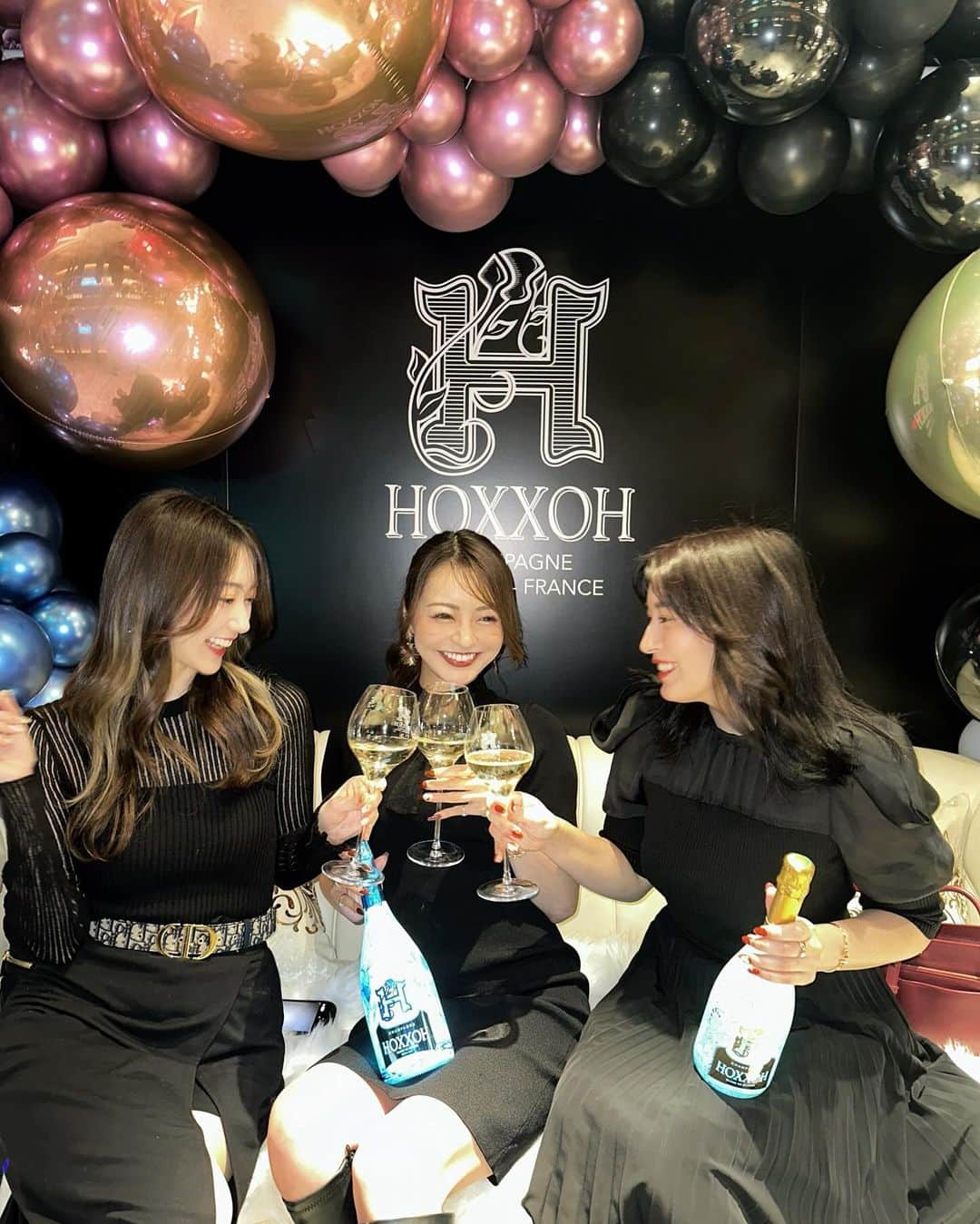 平田梨奈さんのインスタグラム写真 - (平田梨奈Instagram)「HOXXOH Champagne Secret Party 🥂🤍  欧米で最も注目を集めてる新しいシャンパンHOXXOH！ お上品な味でとっても飲みやすかった♡  色もかわいいから女の子は絶対喜ぶね♪  @hoxxoh_japan   #オックス #HOXXOH #シャンパン  #シャンパーニュ #PR #高級シャンパン #光るシャンパン」11月25日 20時43分 - hirari_official