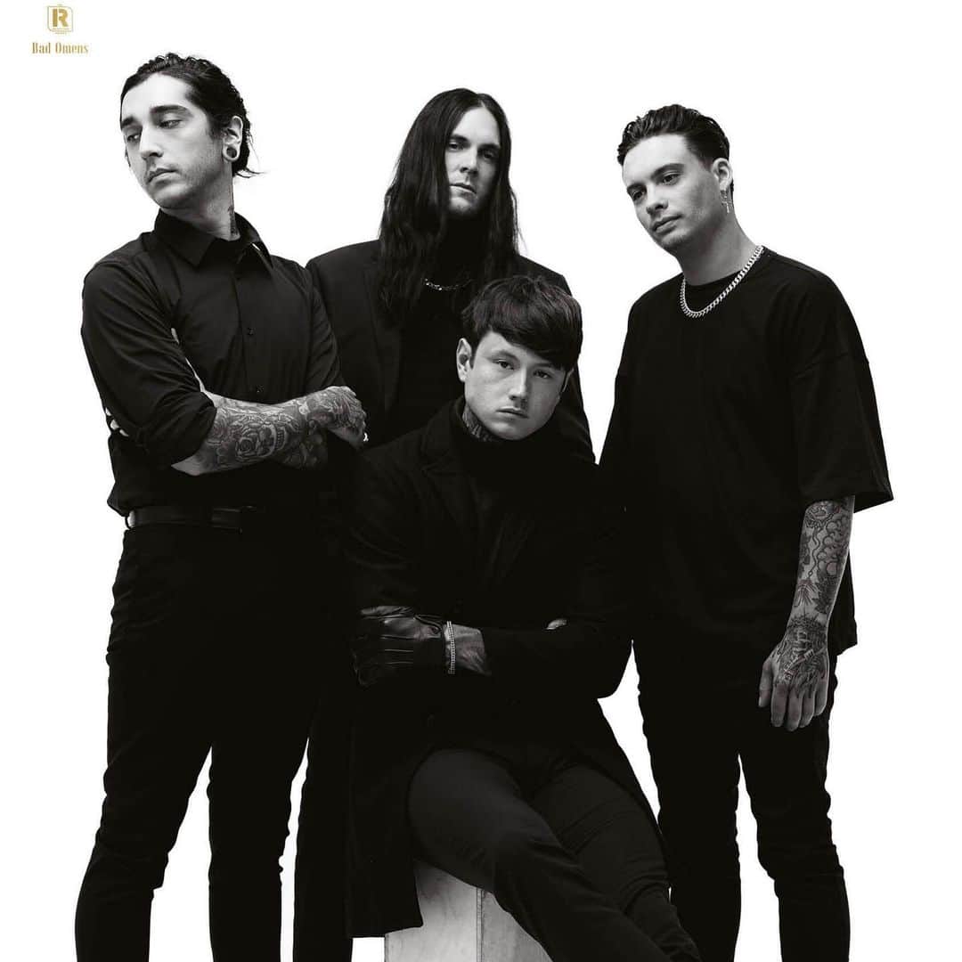 Rock Soundのインスタグラム：「Bad Omens frontman Noah Sebastian has opened up about the band’s new music plans  “With the fourth album, we want to reinvent ourselves. We don’t want to keep writing or milking the same style or sound that we made with ‘The Death Of Peace Of Mind’. We want to do new stuff. And most of our fans want new stuff. It’s already taking shape in a really cool way. I don’t want to give too much away but we feel very good about it. The creative part is not the issue, it’s just time. We’re so busy touring that it’s going to take a while. But we have everything we need as far as a creative outlet goes and the creative space.”  You can read our full interview with Noah inside the Rock Sound Awards Issue, available at SHOP.ROCKSOUND.TV, link in bio   📸 Bryan Kirks   #badomens #badomenscult #noahsebastian #metal #metalcore #alternative」