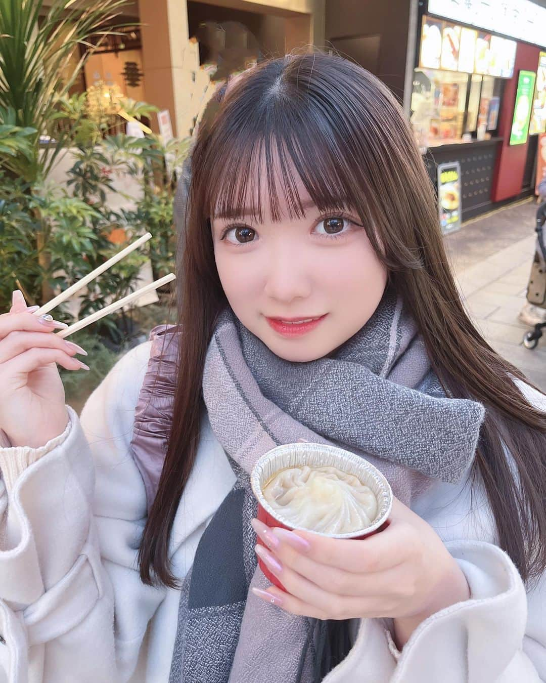 薮田こももさんのインスタグラム写真 - (薮田こももInstagram)「寒いときにあったかい物を食べ歩くの幸せすぎる🍲」11月25日 20時45分 - yuri_selfish