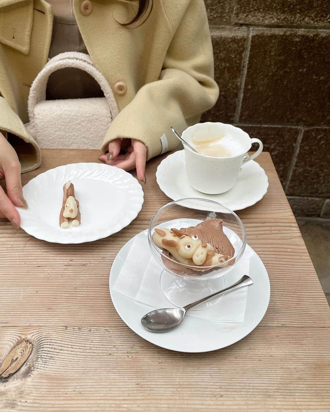 きりまるさんのインスタグラム写真 - (きりまるInstagram)「いま人気のワンちゃん🐶🍪 を求めてカフェに行ったんやけど  わたしのワンコだけ なんかインスタで見てた おしゃれな見た目のやつと 明らかに様子が違う子やって🐕  ずっと 「？！？！？ 」  何回見ても 「？！？！wwwww 」  ってももちゃんとなって 一生声おさえて笑ってた笑笑笑笑  あー思い出してもまだおもろい笑笑 . . #東京カフェ巡り#原宿カフェ#表参道カフェ#カフェ巡り」11月25日 20時54分 - kirimaruuu