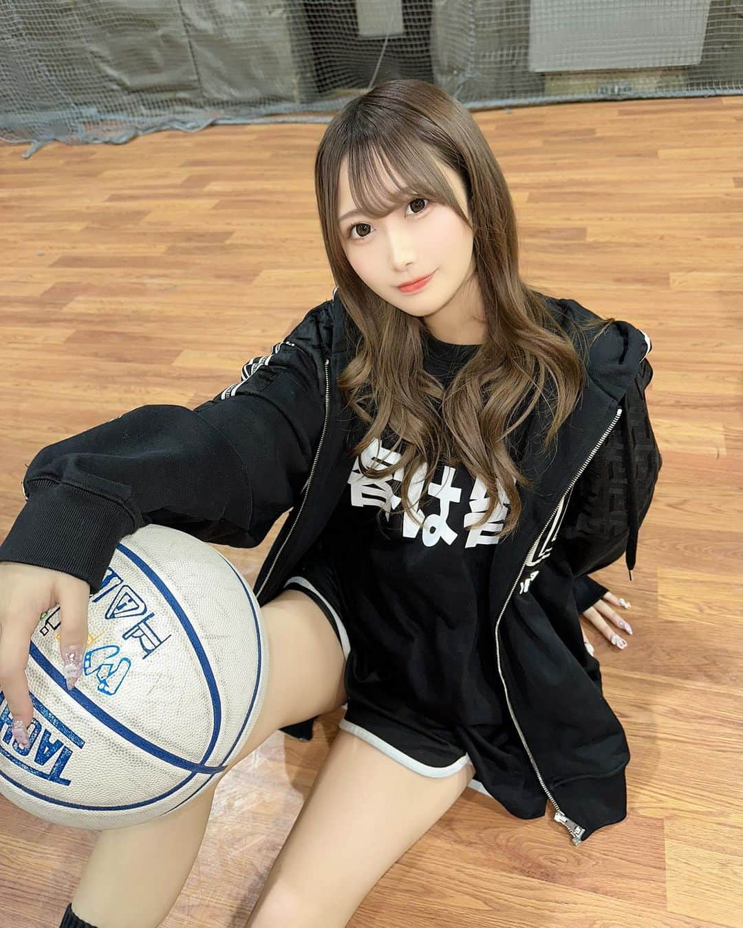 佐藤くるみさんのインスタグラム写真 - (佐藤くるみInstagram)「バスケ出来るんだよ実は🏀   #photography #cosplay #cosplayer #cosplaygirl #selfie #japanese #歌舞伎町 #新宿 #ミナミ #コンカフェ #コンセプトカフェ #舞々悪魔 #メイドカフェ  #自撮り #せるふぃー  #コンカフェ嬢 #コンカフェ店員 #アイドル #地下アイドル #コスプレ #コスプレイヤー」11月25日 20時55分 - kurumilk_sato