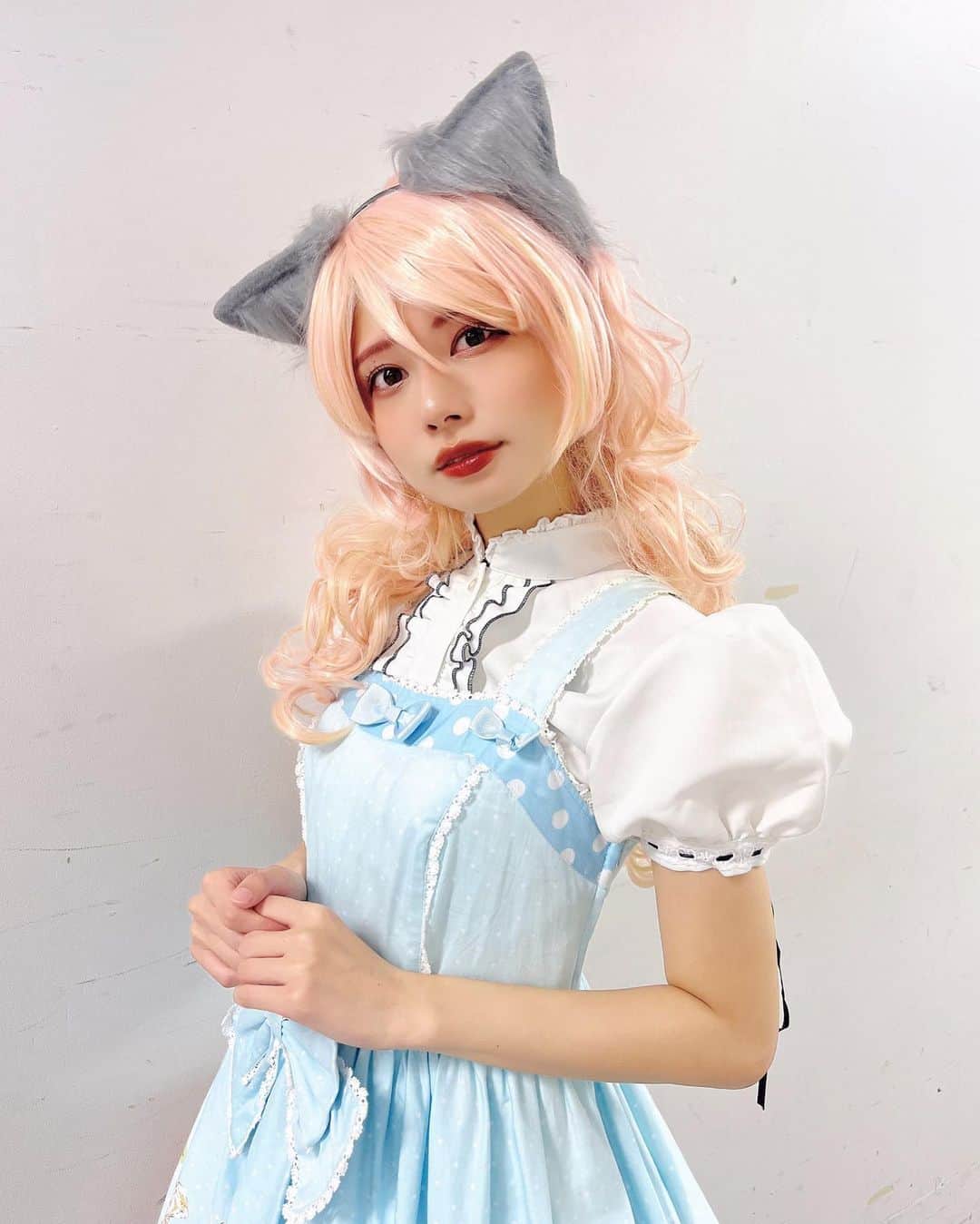鹿目凛さんのインスタグラム写真 - (鹿目凛Instagram)「いつもと違う私に🐺💗  #でんぱ組inc #でんぱ組 #鹿目凛 #ぺろりん #コスプレ #コスプレイヤー #ピンクヘアー #ウィッグ #ロリータ #獣耳」11月25日 20時47分 - kaname_rin