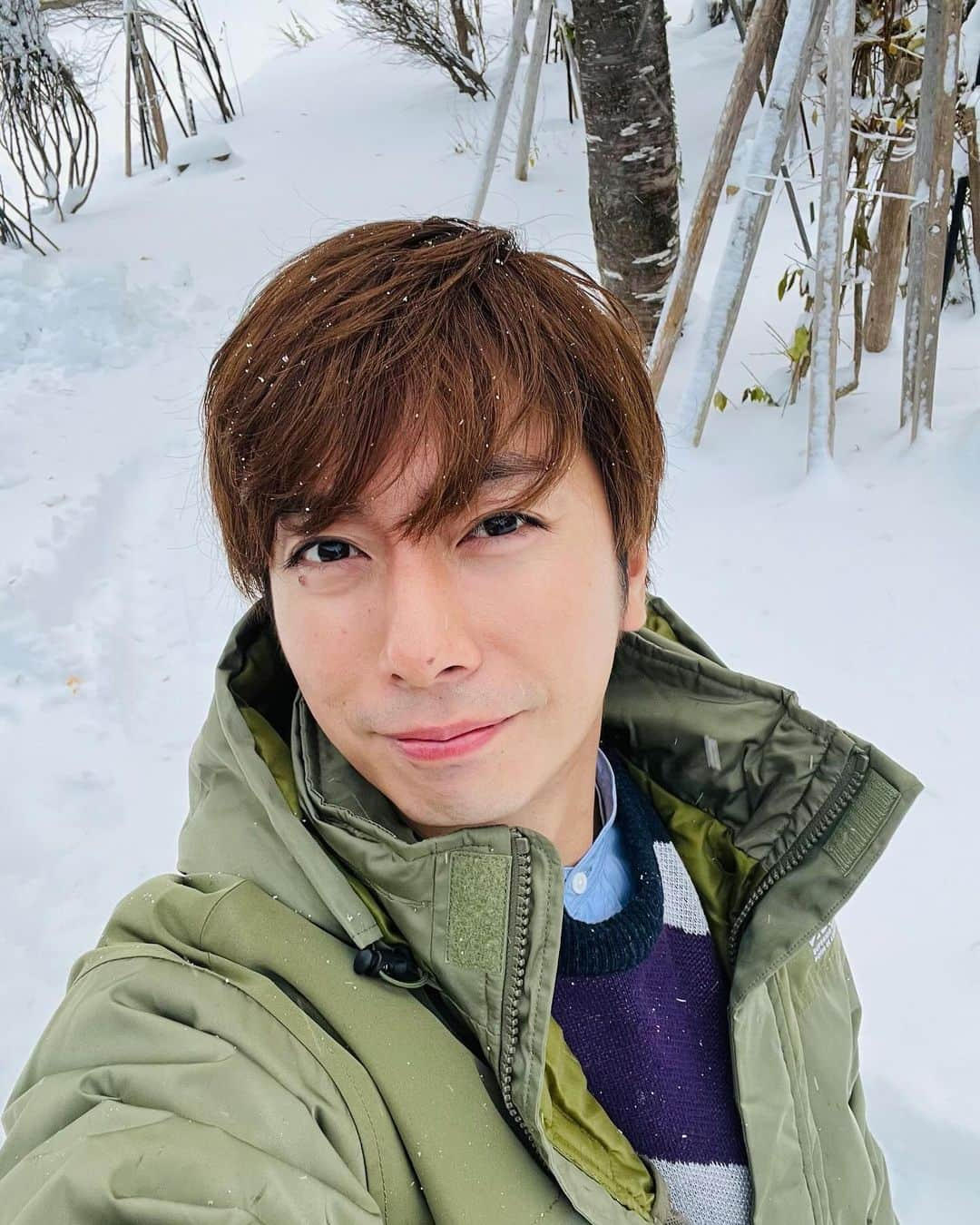 河合郁人さんのインスタグラム写真 - (河合郁人Instagram)「今日のお仕事は、生放送と雪が降っている街でロケでした。お疲れ様でした。  #岩手県 #サタファン」11月25日 21時03分 - fumito.kawai_2310