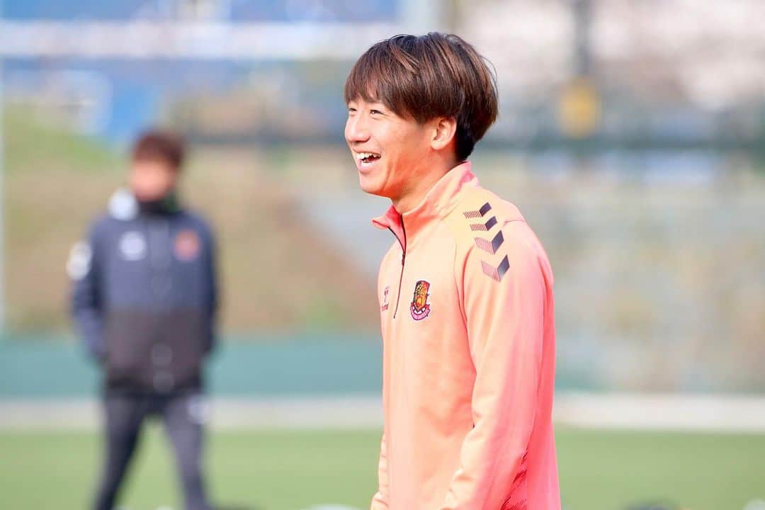 福島ユナイテッドFCのインスタグラム：「今週の様子をお届け❤️‍🔥  明日は今年最後のアウェイ戦。  敵地で勝点3を掴むために、それぞれの場所から力強い後押しをよろしくお願いいたします🤝  #延祐太 #田中康介 #清田奈央弥 #堤聖司 #雪江悠人 #野末学 #堂鼻起暉  #宮崎智彦 #吉永大志 #森晃太  #一心一積 #福島ユナイテッド #fufc #福島 #Jリーグ #jleague #サッカー #soccer #⚽️」