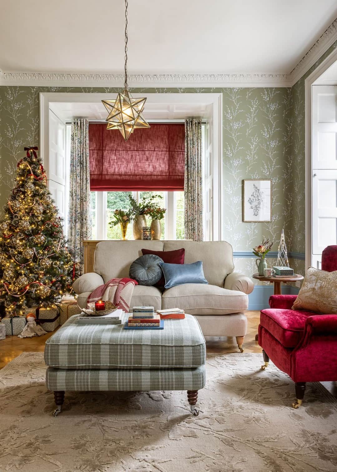 ローラアシュレイのインスタグラム：「Only one more month left until Christmas. 🎄⁣ ⁣ How are you preparing for the festive season?⁣ ⁣ 🔎 Harley Natural Fabric Beaumaris Sofa ⁣ 🔎 Hedgerow Green Pussy Willow Wallpaper ⁣ 🔎 Newport Blue Matt Emulsion Paint ⁣ 🔎 Natural Oak Wellington 2 Door 3 Drawer Sideboard ⁣ 🔎 Rosanna Fern Cushion ⁣ 🔎 Multi Pointon Fields Ready Made Curtains ⁣ 🔎 Swanson Dark Cranberry Made to Measure Blind ⁣ 🔎 Star Pendant Light ⁣ 🔎 Lovell Mirror ⁣ 🔎 Lynden Footstool in Colton Check Sage ⁣ 🔎 Enderby Buttoned-Back Armchair in Kingsley Velvet Cranberry」