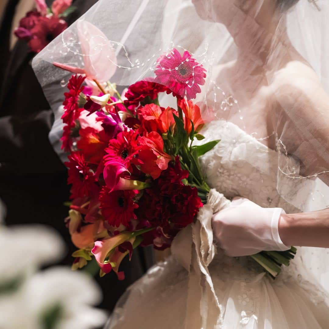 ヴィラ・デ・マリアージュ太田さんのインスタグラム写真 - (ヴィラ・デ・マリアージュ太田Instagram)「. Wedding Bouquet ウェディングブーケ . 想いを花に . . #ヴィラデマリアージュ太田 #ヴィラデマリアージュ  #群馬結婚式  #群馬結婚式場 #太田結婚式 #太田結婚式場 #ウェディングブーケ #フラワーブーケ #テラコッタブーケ #ウェディングドレス #ウェディング #weddingbouquet #ガーデンウェディング #群馬花嫁 #プレ花嫁 #結婚式アイディア」11月25日 21時00分 - villas_des_mariages_ota