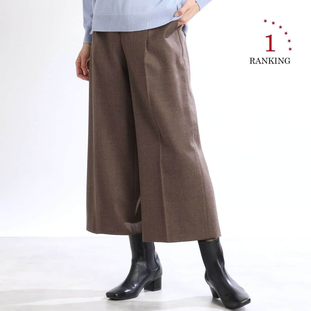 Reflect リフレクトのインスタグラム：「WEEKLY RANKING - BOTTOMS -  今、店舗とオンラインストアでリアルに売れている 人気ボトムスBEST3をランキングでご紹介します。  毎年定番で大人気をワイドパンツや シルエットが美しいスカートなどがランクイン！  ぜひチェックしてみてください♪  ｜商品情報｜ ① ワイドクロップドパンツ No.101-67401｜¥22,990(taxin) ②美シルエットフレアスカート No.101-77500｜¥18,920(taxin) ③ドット柄ソフトマーメイドスカート No.101-77501｜¥18,920(taxin)  ▼プロフィール@reflect_kobe_officialより、 公式サイトページにリンク頂けます。  #reflect #リフレクト」