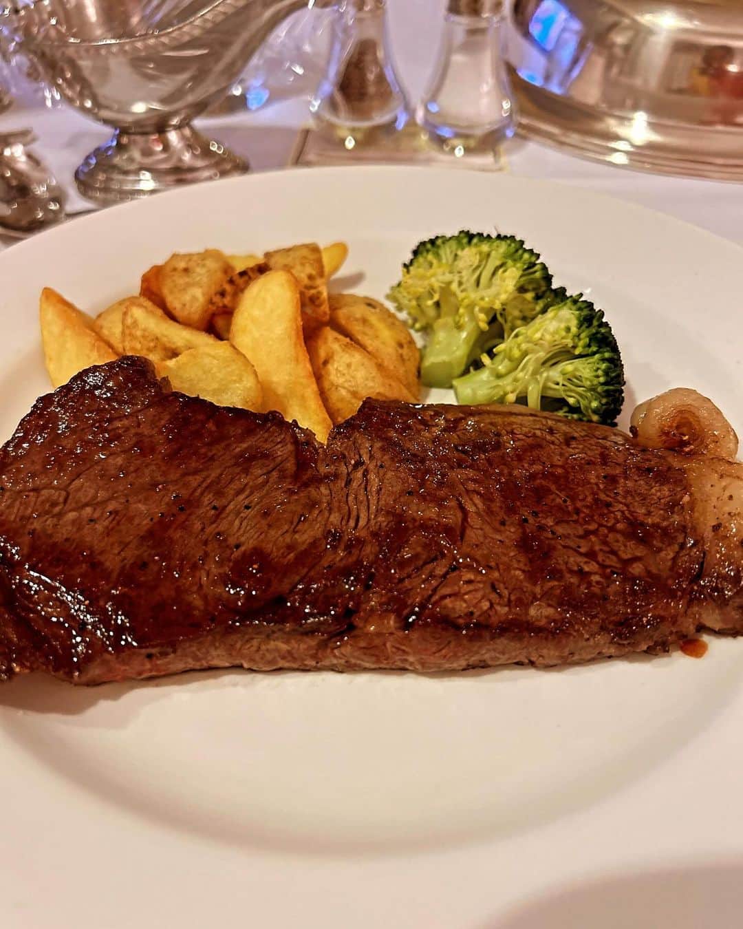 三輪記子のインスタグラム：「肉🥩」