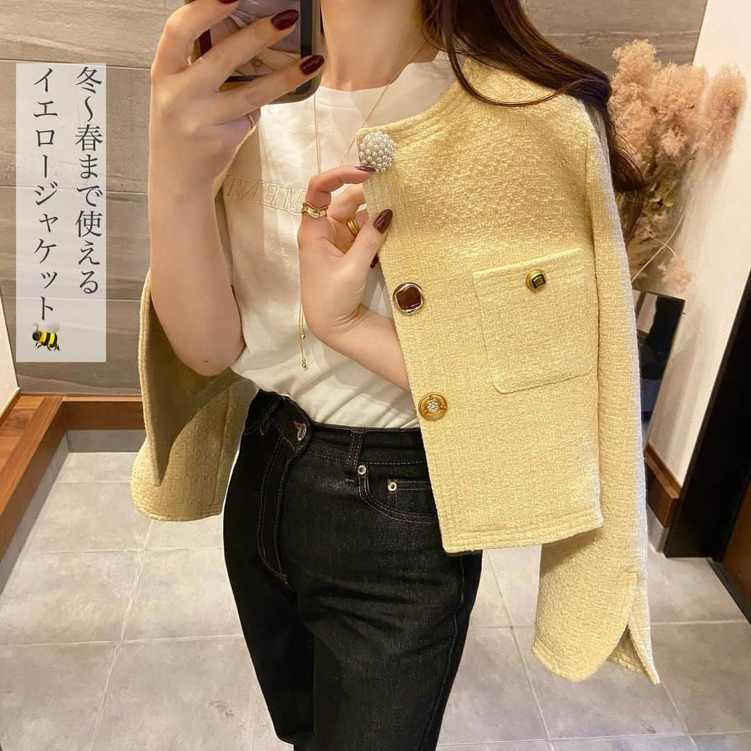 yumemiさんのインスタグラム写真 - (yumemiInstagram)「遊び心たっぷりの大人可愛いツイードジャケット🍋  @treonesta_official   イエローのジャケットって初挑戦やったんやけど、 なにこの可愛さ...😫♡  しかも見て！ ボタン全部違うんです！！ 袖口や裾のディテールまでとことんこだわっていて たまらん🥺💛💛  カッチリしすぎないけど品よく見えて◎  #pr #ツイードジャケット #ジャケットコーデ #エレガントコーデ #イエベ春コーデ #入園式コーデ」11月25日 21時01分 - yume___mi