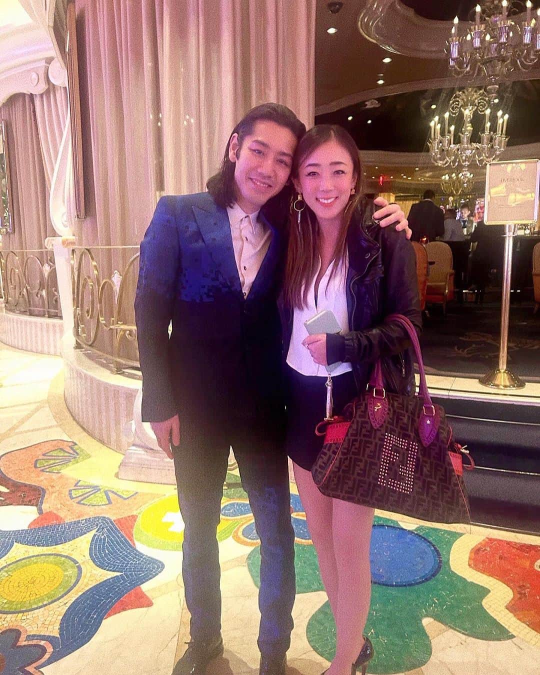 村主章枝さんのインスタグラム写真 - (村主章枝Instagram)「Takeru and Noriko San came to Vegas for big project meeting.  Couldn't believe that we all meet again in Vegas. 小林タケルくんとノリコさんは、大きなプロジェクトの打ち合わせのためラスベガスに来ました。 まさか、ラスベガスでまた会えるなんて信じられませんでした。プロジェクトの成功、祈ってます🔥🔥🔥」11月25日 21時04分 - fumie.suguri