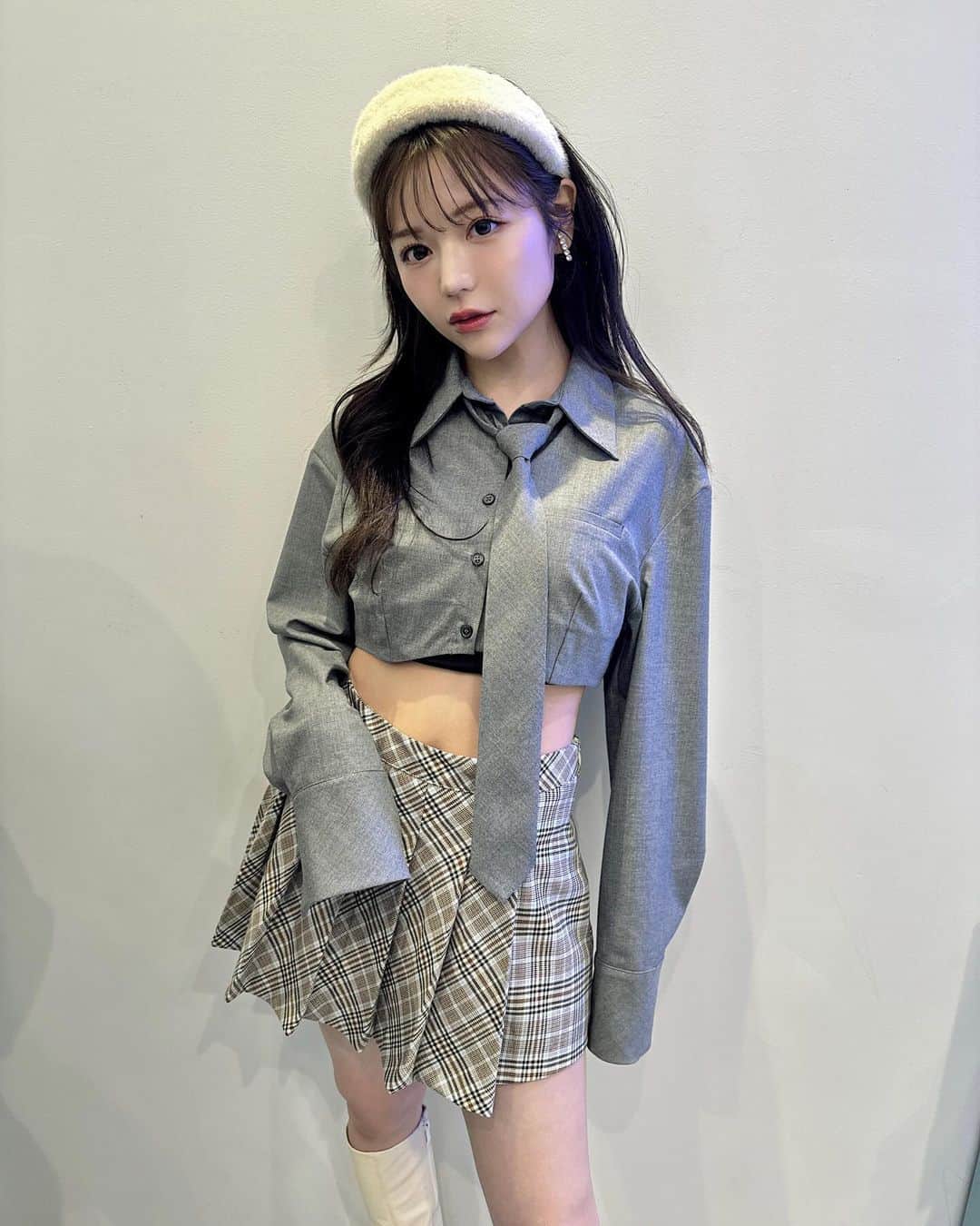 斎藤みらいのインスタグラム：「イベント来てくださった方本当に本当にありがとうございました🤍  久しぶりに皆様に会えてとっっっても嬉しかったし、毎回一生懸命気持ちを伝えてくれる姿が愛おしいです、、  わたしも直接お礼が伝えられて幸せでした💐  そして今日のメイクと衣装が可愛すぎたので🎀🩶 @osakana_yuki  @aya_yagishita」
