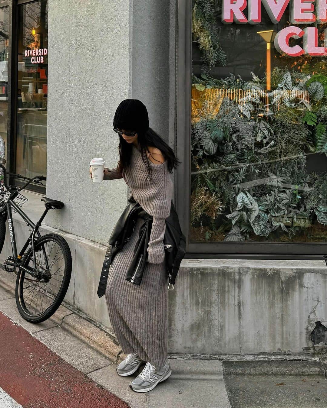 宮川由衣子のインスタグラム：「. なんかさなんかさ女子じゃなぁい？ 女子ニットじゃなぁい？ふあふあじゃなぁい？ そんなふあふあ女子ニットは @wonem_official 💭💞 宮川ふあふあ系女子になるの巻☺️#黙れ . #fashion #outfit #ootd」