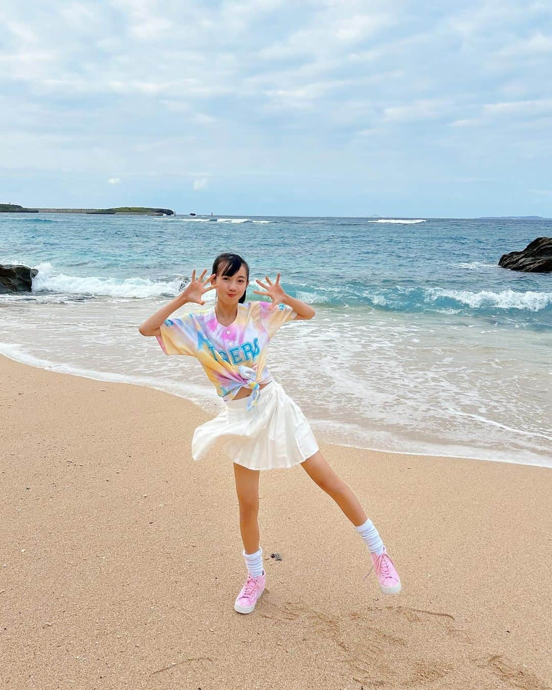 東恩納瑠花さんのインスタグラム写真 - (東恩納瑠花Instagram)「やっぱり海だよね2🏝️✨🤍 るか🍒  #japan #沖縄 #okinawa   #モデル #アイドル #idol #美少女図鑑 #沖縄美少女図鑑　 #海 #sea #beach」11月25日 21時15分 - ruka.ru_ru