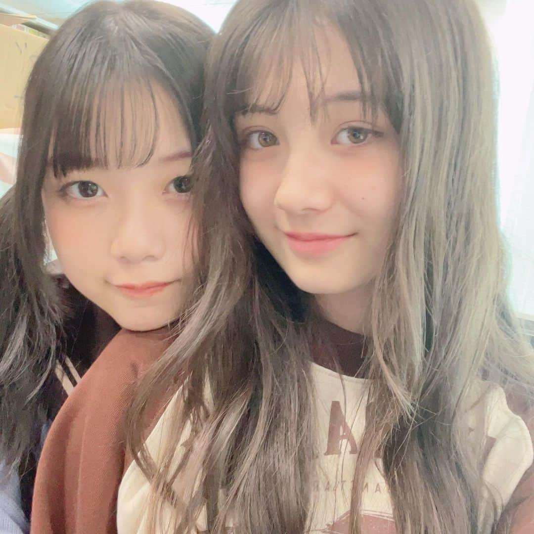 栗栖あに華さんのインスタグラム写真 - (栗栖あに華Instagram)「. @03ykky13 とのオフショット🩵 今気づいたけど　 全部バックハグ笑 二つ結びがにあってる😆 @cuugal_ の撮影毎回楽しい💕 キューーガル12月号みてね！  #キューーガル#オフショット #オフショ#12月号#09#jc#jc2#14歳#栗栖あに華 #あにか#anica」11月25日 21時18分 - anica.b_d.teddy