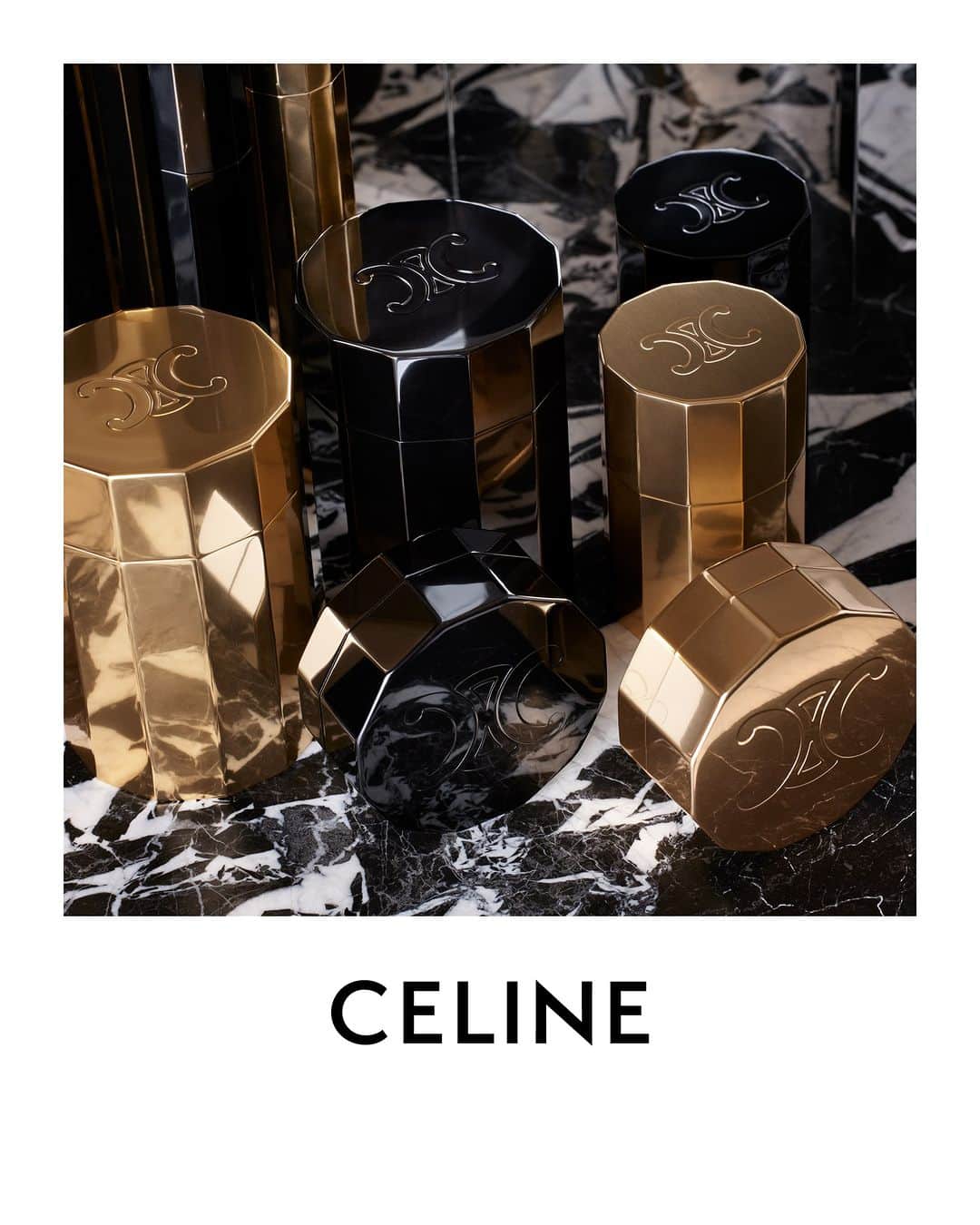 Celineさんのインスタグラム写真 - (CelineInstagram)「CELINE HAUTE PARFUMERIE  CELINE SOAP CASE  CELINE COTTON POT  CELINE COTTON SWAB POT  CELINE TOOTHBRUSH CASE  COLLECTION AVAILABLE IN STORE AND ON CELINE.COM  @HEDISLIMANE PHOTOGRAPHY​ ​ #CELINEHAUTEPARFUMERIE #CELINEBYHEDISLIMANE」11月25日 21時22分 - celine