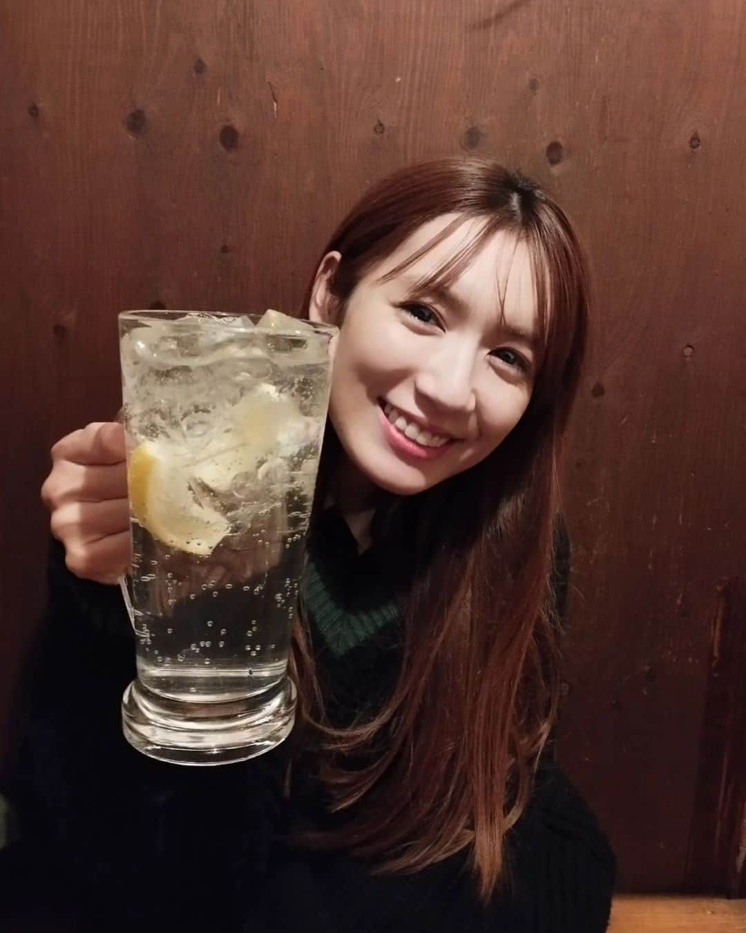 才木玲佳のインスタグラム：「メガジョッキで乾杯！！！！！！！」