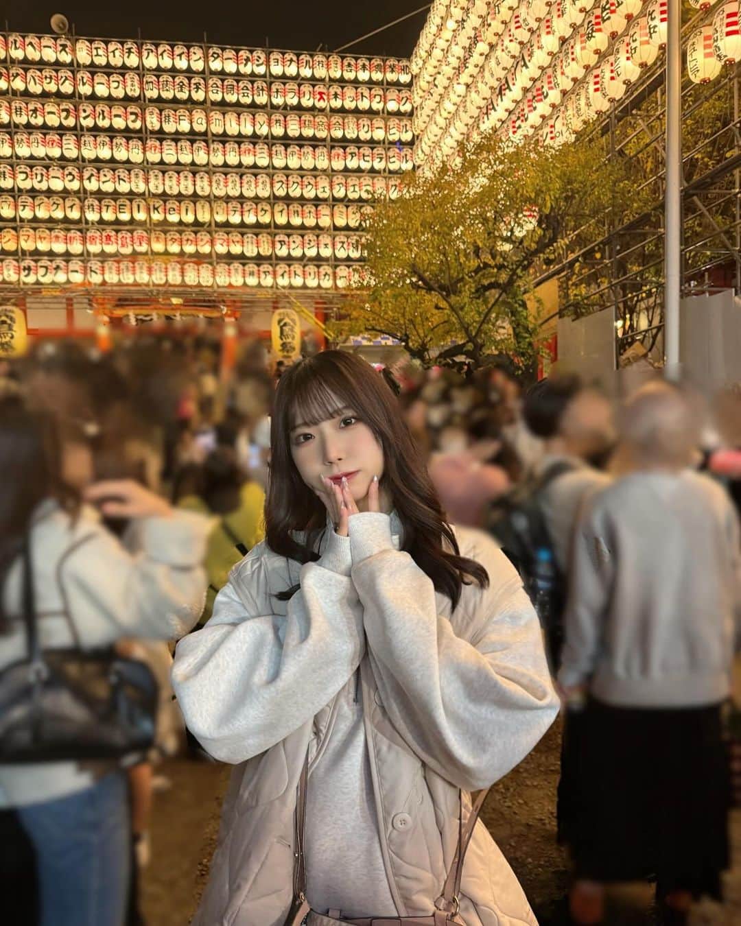 月代来実さんのインスタグラム写真 - (月代来実Instagram)「♡ 酉の市🐓 できたてのべびかす美味しかた〜〜👶🏼 . . . . #新宿 #酉の市 #花園神社 #instagood #picture #followme  #picoftheday #fashion #Japanese #Japanesegirl #japan #tokyofashion #오오티디　#패션스타그램　#옷스타그램 #f #l #instalove #instalike #fyp」11月25日 21時54分 - pan_krmxx