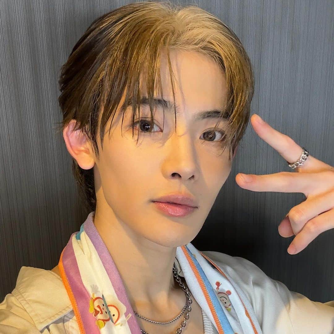NOA（ノア）さんのインスタグラム写真 - (NOA（ノア）Instagram)「めざましテレビ30周年フェスに出演させていただきありがとうございました！⏰❤️‍🔥美しい仙台という都市でとても幸せな思い出ができました。  Monkey Majikの皆さんと"Around The World”を歌わせて頂けたことは本当に光栄でした😭 そして素晴らしいアーティストの方々と同じステージに立て貴重な経験をさせていただけました。 寒い中たくさんのNOANAが集まってくれて嬉しかったよ。年内最後のライブということもあり余韻ひたひたですが次回を楽しみに待っててNOANA!!!  皆様本当にありがとうございました！  @mezamashi.tv  @monkeymajik_official  @hitomiseto  @daiki.h1212  @_y_darkness_  @syogo_chilll  @mizuki_praams」11月25日 22時04分 - n_o_a_3_
