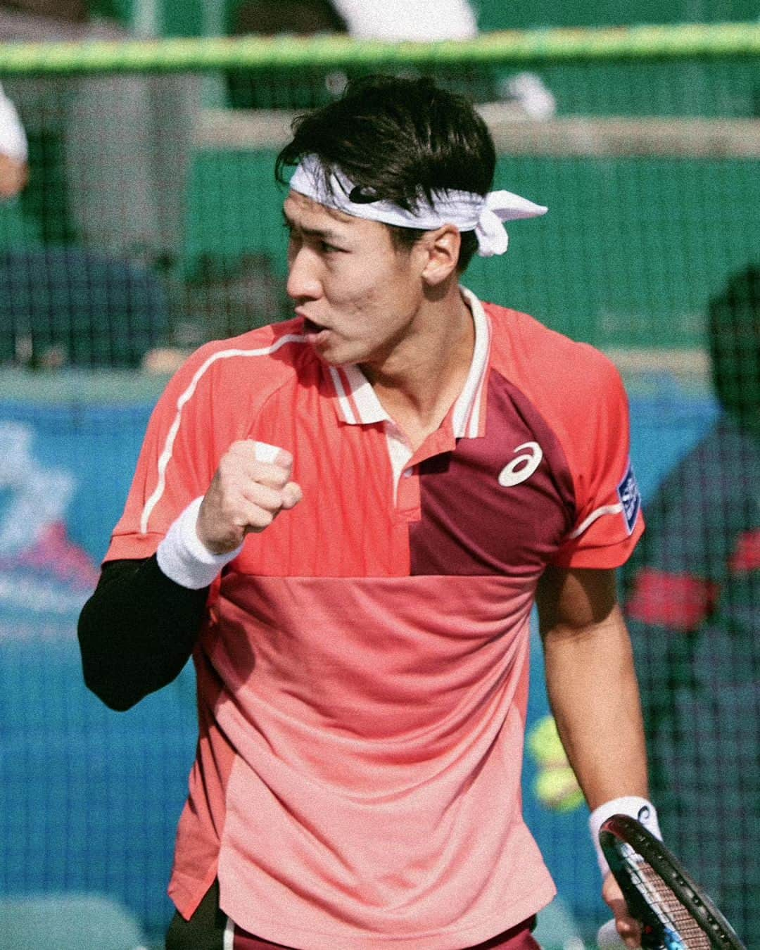 綿貫陽介のインスタグラム：「Feeling good at home 👊   Yosuke Watanuki is through to the final in Yokohama after beating Mmoh 6-4, 6-7(2), 6-0!  #ATPChallenger | @tennisuke412」