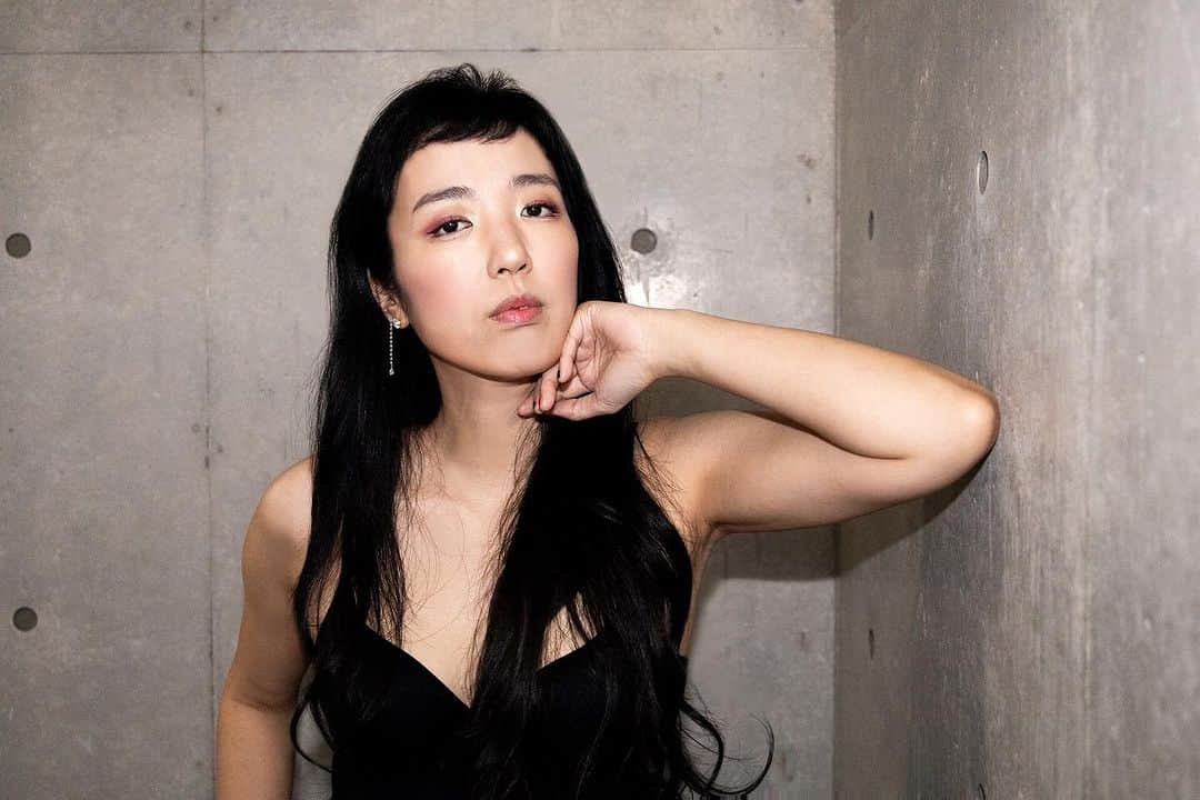 矢野沙織のインスタグラム：「発売まで間もなく💿  http://kingjazzcla.com/news/jazz/10469 菊地成孔さんと共に購入者限定イベントも決定🙌  是が非にご予約を🖤  http://lnk.to/TheGoldenDawnCD」