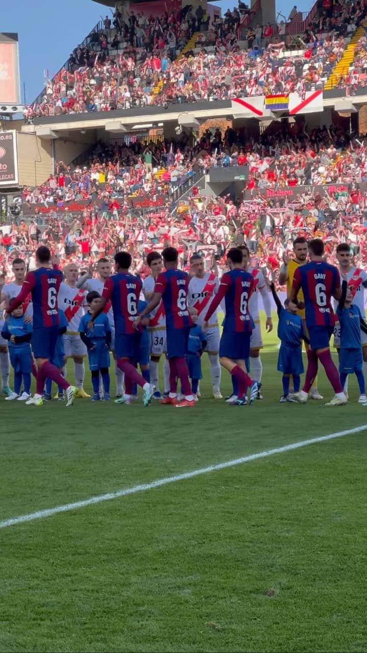 FCバルセロナのインスタグラム：「Tots som Gavi ❤️」