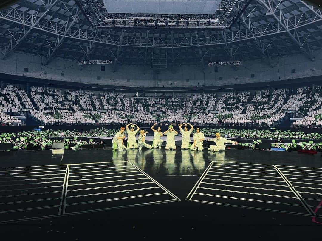 NCT 127さんのインスタグラム写真 - (NCT 127Instagram)「NEO CITY : SEOUL - THE UNITY ✨🤍DAY 5🤍✨  💚시즈니의 자부심 우리칠💚 🌱우리칠의 자부심 시즈니🌱  #NCT127 #NEOCITY #NEOCITY_THE_UNITY #NCT127_NEOCITY_THE_UNITY」11月25日 22時08分 - nct127